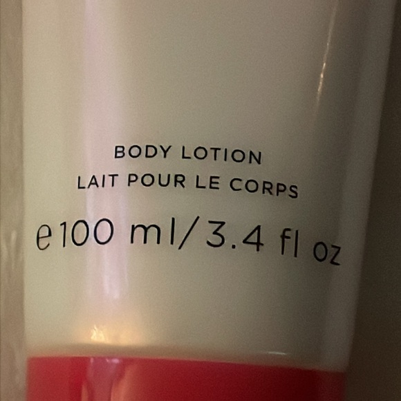 Victoria’s Secret bombshell lotion - Picture 3 of 7